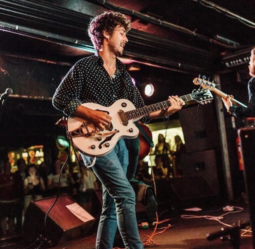 EdenBarEatonRd's tweet image. This Sunday’s #LiveMusic Session (6-8pm) is the incredible Lowell from local #Liverpool band #TheRats ! Join us for great free live music and the best selection of drinks in #WestDerby ❤️