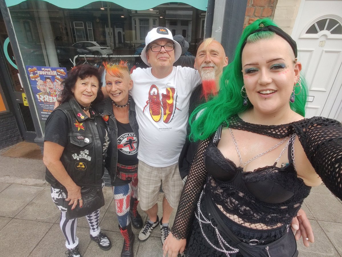 Bonkers Sole (@bonkerssole) on Twitter photo When you get a visit from the Nottingham punks
<a href="/dirtboxdisco/">DIRT BOX DISCO</a> . Unionist club South Shields. When you get a visit from the Nottingham punks
<a href="/dirtboxdisco/">DIRT BOX DISCO</a> . Unionist club South Shields.