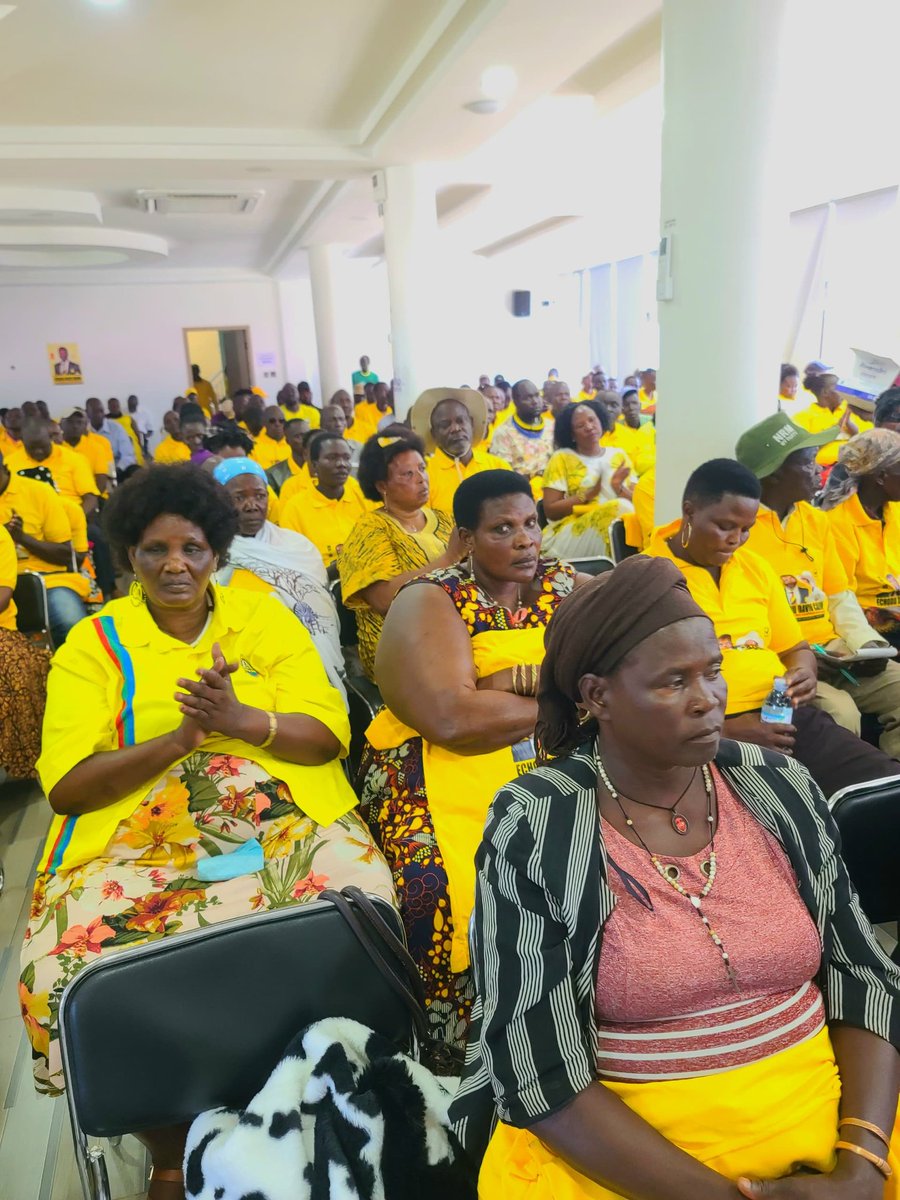 AbiaJane11's tweet image. Today , Hon @EchoduOfficial winded his Karamoja tour with Moroto
Amudat,Nakapiripiti,Napak,Nabilatuk, Moroto municipality. Hon Calvin Echodu was appreciated for extending financial support and Ox-ploughs even if he does not hold any government position.
#CalvinforEastern