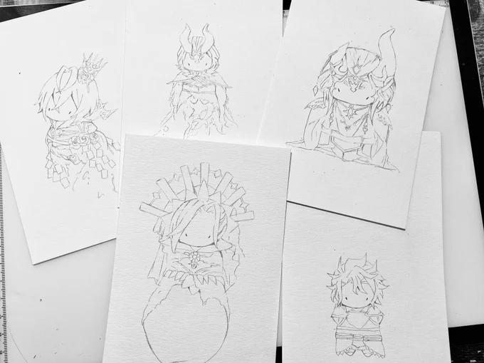 下描き全部出来たのでこれから色塗りです
オバブロリドルくん可愛く描けたのでとても満足です 