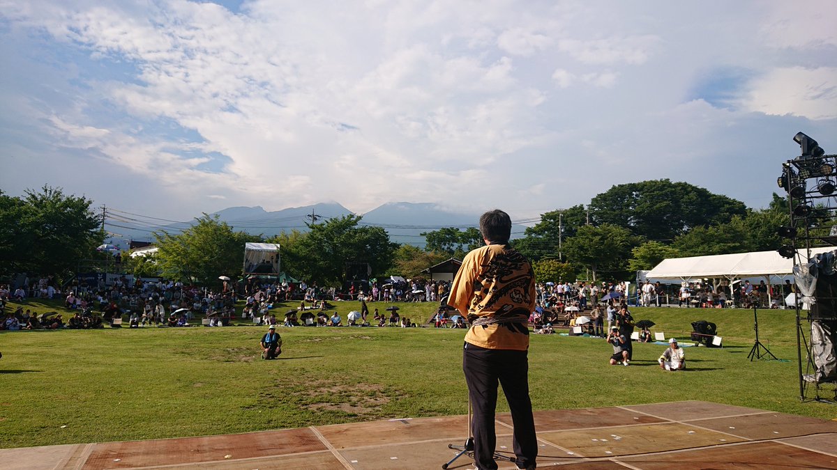 TeamSugioHideya's tweet image. 第51回信州・御代田(みよた)龍神祭りの開会式に、羽田次郎参議院議員、神津たけし衆議院議員と共に出席しました。来場者およそ3万人と、この地域では最大のイベントで、小園町長もたいへんな力の入れよう。夕方でもかなりの暑さでしたが、お祭りに集まる皆さんの笑顔が見られるのは楽しい。