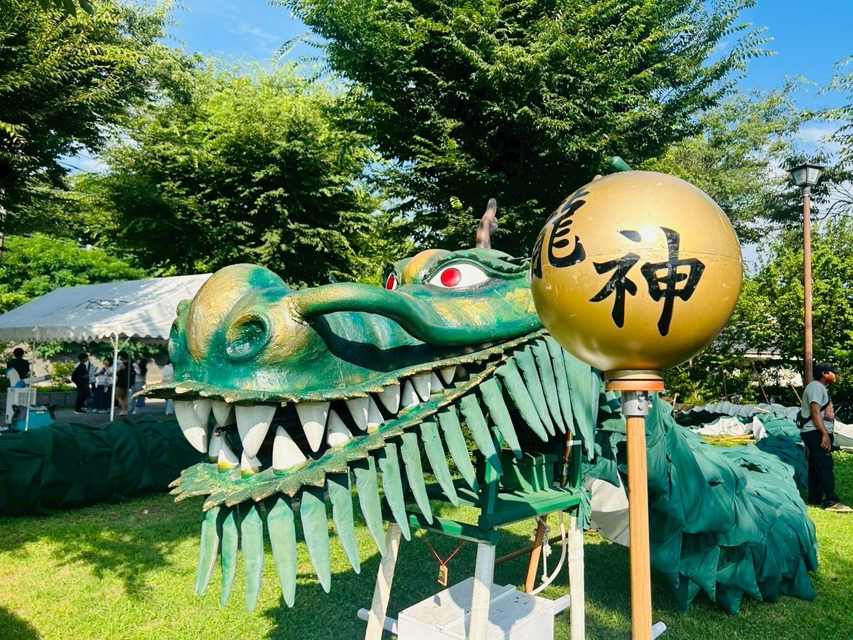 TeamSugioHideya's tweet image. 第51回信州・御代田(みよた)龍神祭りの開会式に、羽田次郎参議院議員、神津たけし衆議院議員と共に出席しました。来場者およそ3万人と、この地域では最大のイベントで、小園町長もたいへんな力の入れよう。夕方でもかなりの暑さでしたが、お祭りに集まる皆さんの笑顔が見られるのは楽しい。