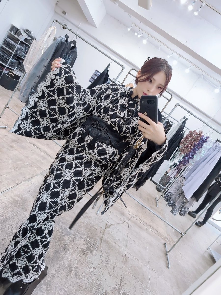 aikapin's tweet image. CuLLt大阪展示会一日目に来てくださった皆様、ありがとうございましたー!🙇♂️
くじ係をしていたのですが、みんな引き良くてびっくり!!
明日もじゃんじゃかくじ引いてくれよな💪
今日は浴衣着させて貰ったよ🥰
デザイン天才すぎんか???
明日もやってるよん!11時オープンです⏰
#CuLLt