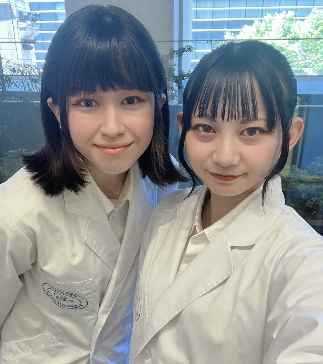 神保町にて、水道キャラバンイベントのサイエンス教室！
水にまつわる実験を8個やりました💧
水の実験だけでもこんなにあるんですね…！

ジャスミンと📸

#サイエンスショー