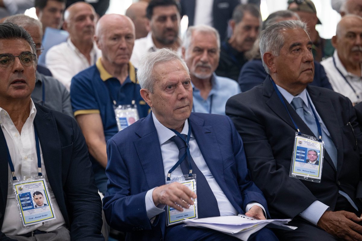 Aziz Yıldırım: "7 senedir stada gelmedim. Parasıyla loca istedim, vermediler. Kızımla gelemiyorum, gittim Chelsea'den loca aldım! Ne yapayım? Oraya gidiyor!"