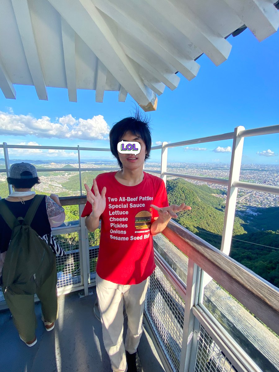 YTmkYesGUwQBQEv's tweet image. 今日は、夕方5時から金華山におでかけにいきました
ロープウェイの中で大きな声を出すので静か🤫にを連発してました
頂上につくと、見える景色をみて、『かわ』
『おふね』『じどうしゃ』と見えるものを言っていました
長良川でも少し水あそびをしました
たのしそうでした
#自閉症
#最重度知的障がい
