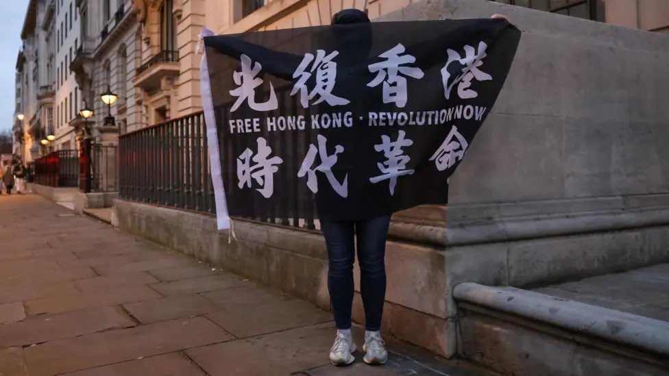 SnapMediaLive's tweet image. 🛑 UK Accuses Hong Kong Government of Interference Over Arrest Rewards
📍London / Hong Kong – July 26, 2025
• The UK government has condemned Hong Kong’s decision to offer cash rewards for help identifying and arresting individuals alleged to violate the National Security…