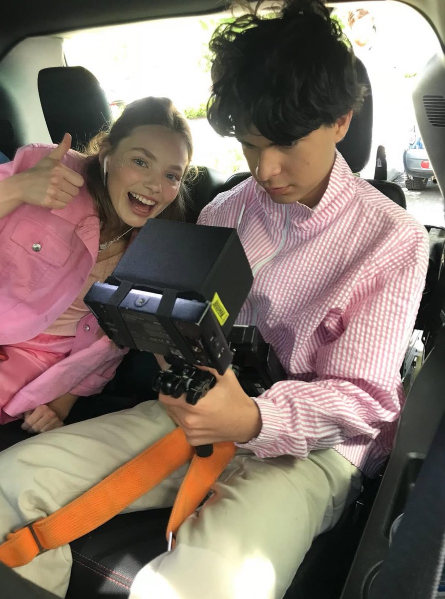 SVespy13's tweet image. kristine froseth bts of ‘snorkeling’ 🦄💊
📸: kristine via her ig post.