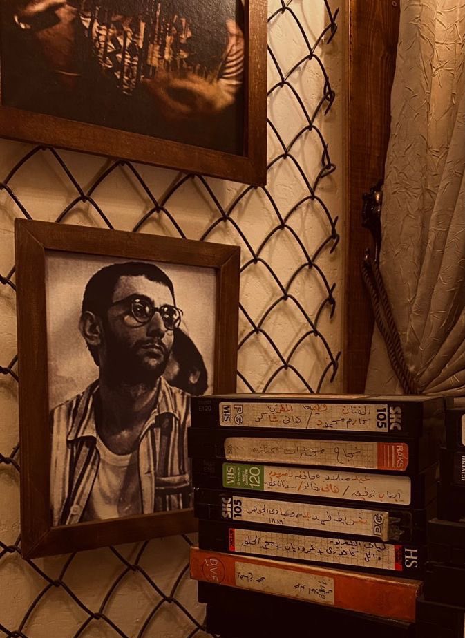 s_aljeez's tweet image. فل زياد وهوي عم يحاول يغيّر هالبلد...
بس ما خلّا هالبلد يغيّرو
#وداعاً_زياد_الرحباني 💔