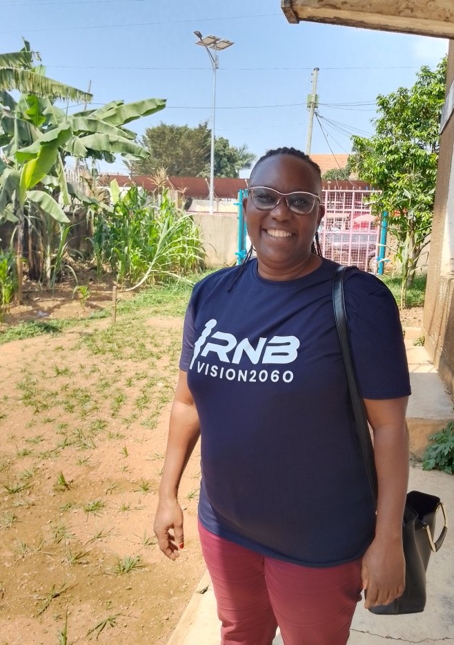 nowaraga's tweet image. So, yesterday, I had the privilege to rant for my #mentalhealth at @IsaacSsemakadde @AsiimweAnthony2 #RadicalNewBar, @ug_lawsociety
I named them one by one as I delivered the keynote address. I earned myself a T-shirt on merit me thinks 😉💪🏿
Not like that criminal who in a…