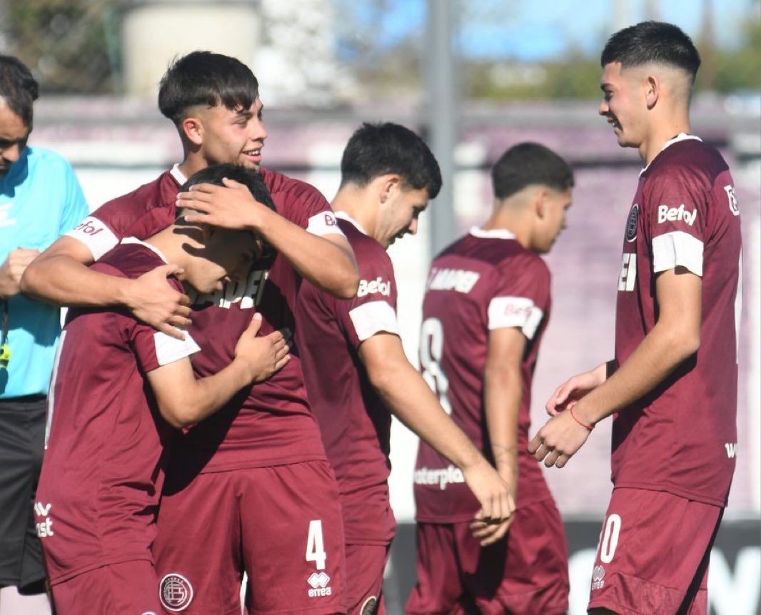 clublanus's tweet image. #LanúsJuveniles 🇱🇻 Jornada contra Banfield, en la LPF de divisiones inferiores 2025
📱💻 Transmisión EN VIVO de los partidos de local (Cuarta, Quinta, Sexta): youtube.com/live/YJNs9qAbm…