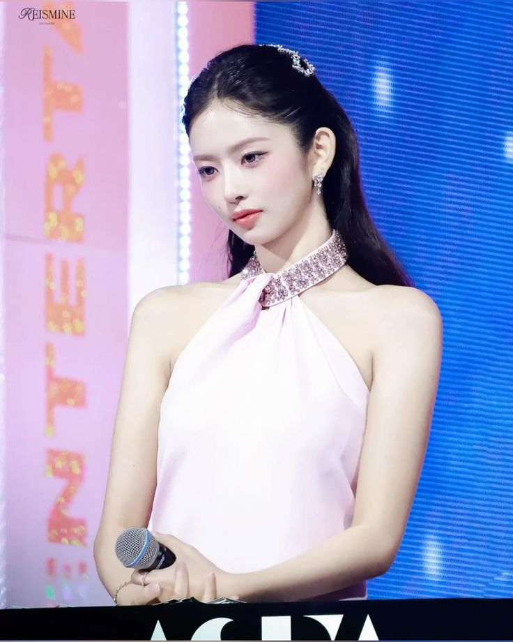 litism89's tweet image. 뭐야...?콩순이가 아니라 진심 그냥 어디 나라 하나 세운 왕 같은디