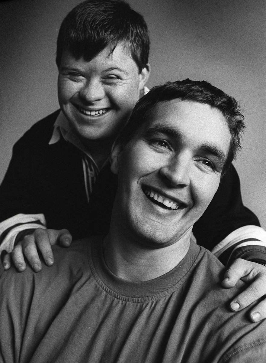 thomasniblock's tweet image. Maurice Fitzgerald with Diarmuid O’Connell, son of the great Mick.
I love this photograph❤️