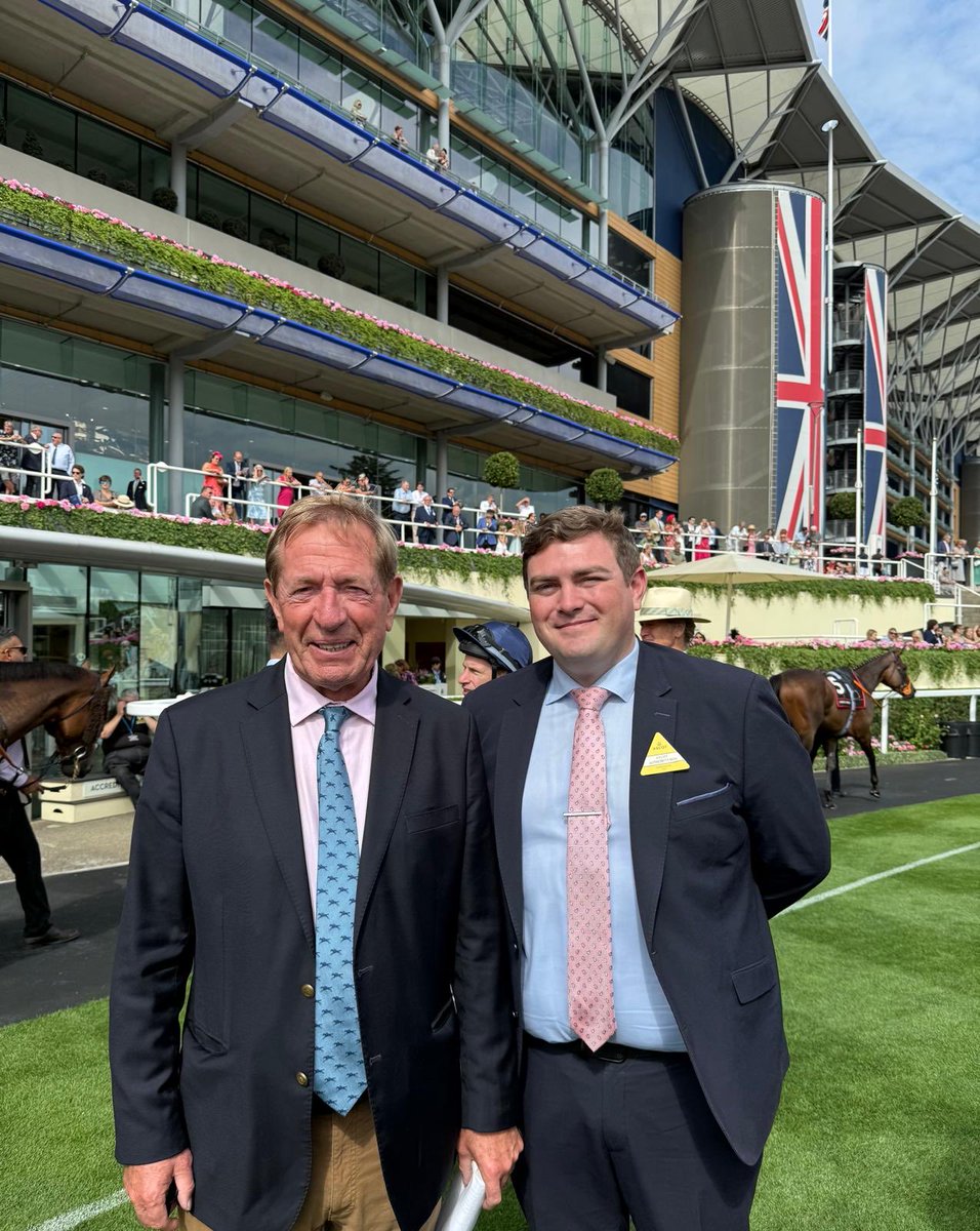 tommoracing's tweet image. Good to see @David_Keegs of @coolmorestud here at Ascot and let’s hope that smile is even bigger following the G1 King George VI & Queen Elizabeth Stakes with strong contender JAN BRUEGHEL, plus CONTINUOUS taking his chances 🤩 @BuckleyKevin 👏📸