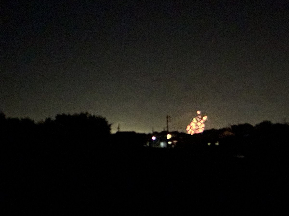 15kmくらい離れてるけど音も聞こえるし十分見える。