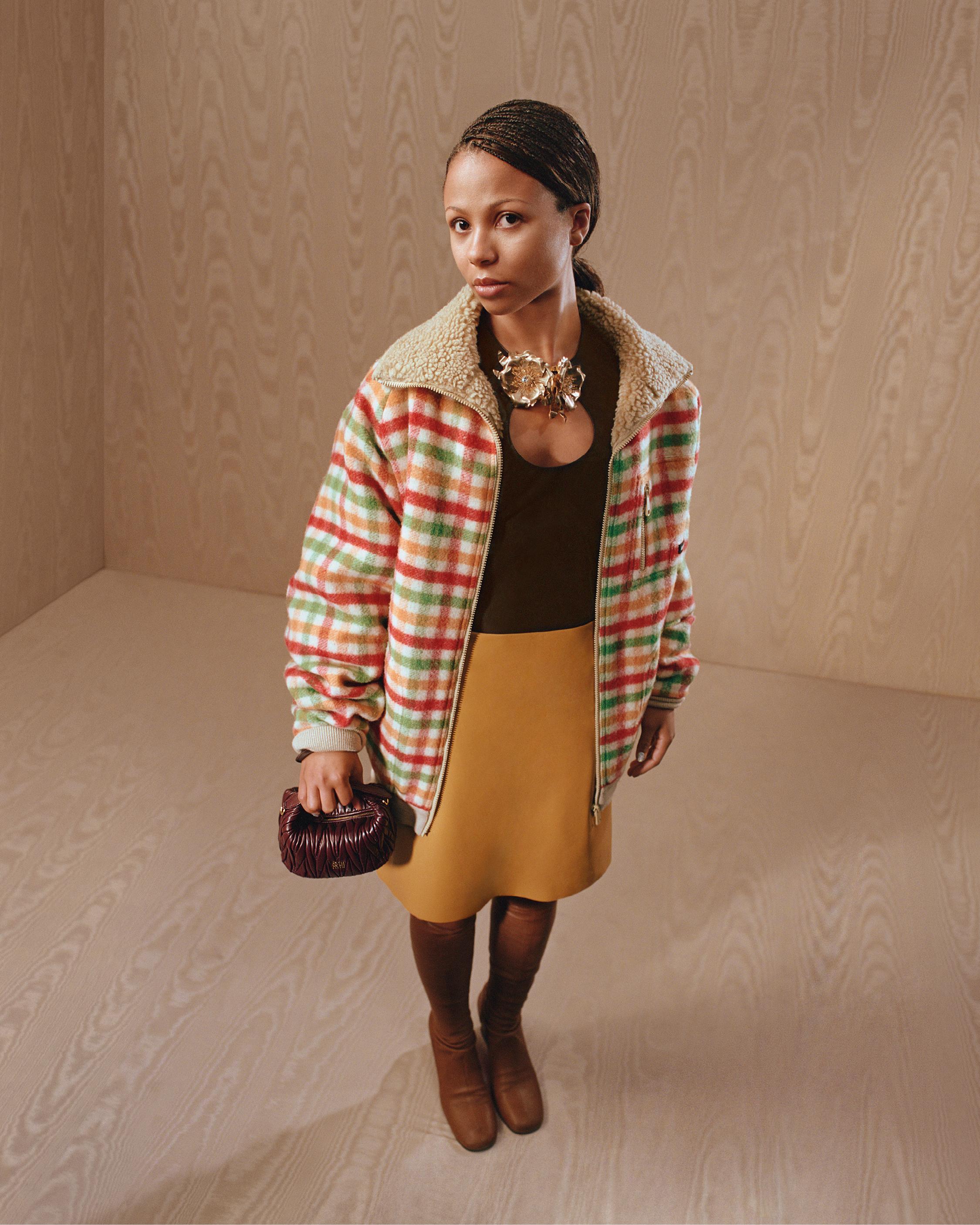 極美品 miumiuラビットファー切り替え ノースリーブ ミニ ワンピース 極美品 miumiuラビットファー切り替え ノースリーブ ミニ