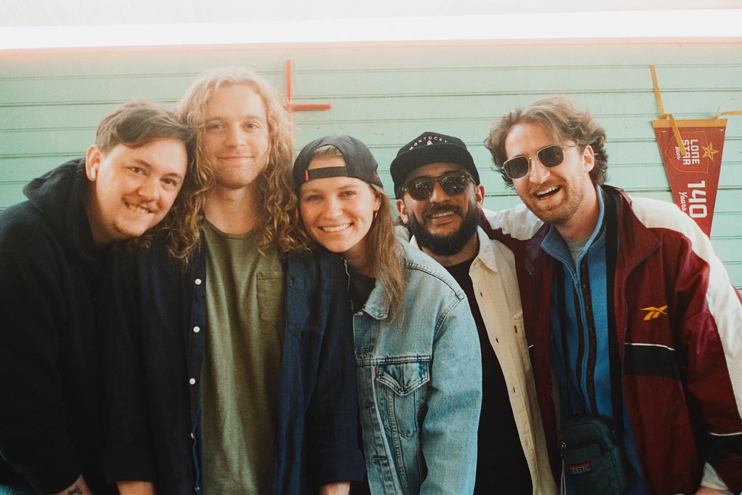 melodicmag's tweet image. Barb shows her teeth with edgy new jam, &quot;til it bites&quot; melodicmag.com/news/barb-show…