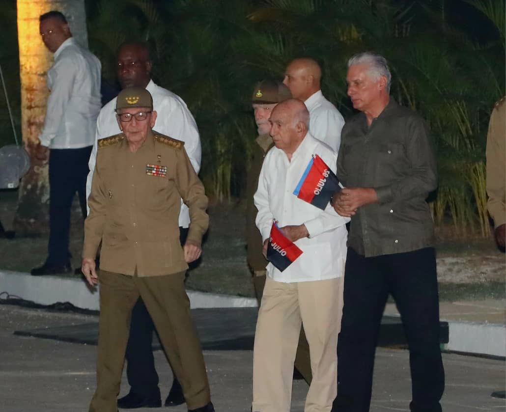 José Ramón Monteagudo Ruiz (@ramnmonte1) on Twitter photo Con la presencia del General de Ejército Raúl Castro y el 1er Secretario del <a href="/PartidoPCC/">Partido Comunista de Cuba</a> <a href="/DiazCanelB/">Miguel Díaz-Canel Bermúdez</a>, celebramos desde #CiegoEn26 el Acto Nacional por el 72 aniversario del Asalto a los Cuarteles Moncada y Carlos Manuel de Céspedes. #CubaEstáFirme #LaLuchaNoHaCesado Con la presencia del General de Ejército Raúl Castro y el 1er Secretario del <a href="/PartidoPCC/">Partido Comunista de Cuba</a> <a href="/DiazCanelB/">Miguel Díaz-Canel Bermúdez</a>, celebramos desde #CiegoEn26 el Acto Nacional por el 72 aniversario del Asalto a los Cuarteles Moncada y Carlos Manuel de Céspedes. #CubaEstáFirme #LaLuchaNoHaCesado