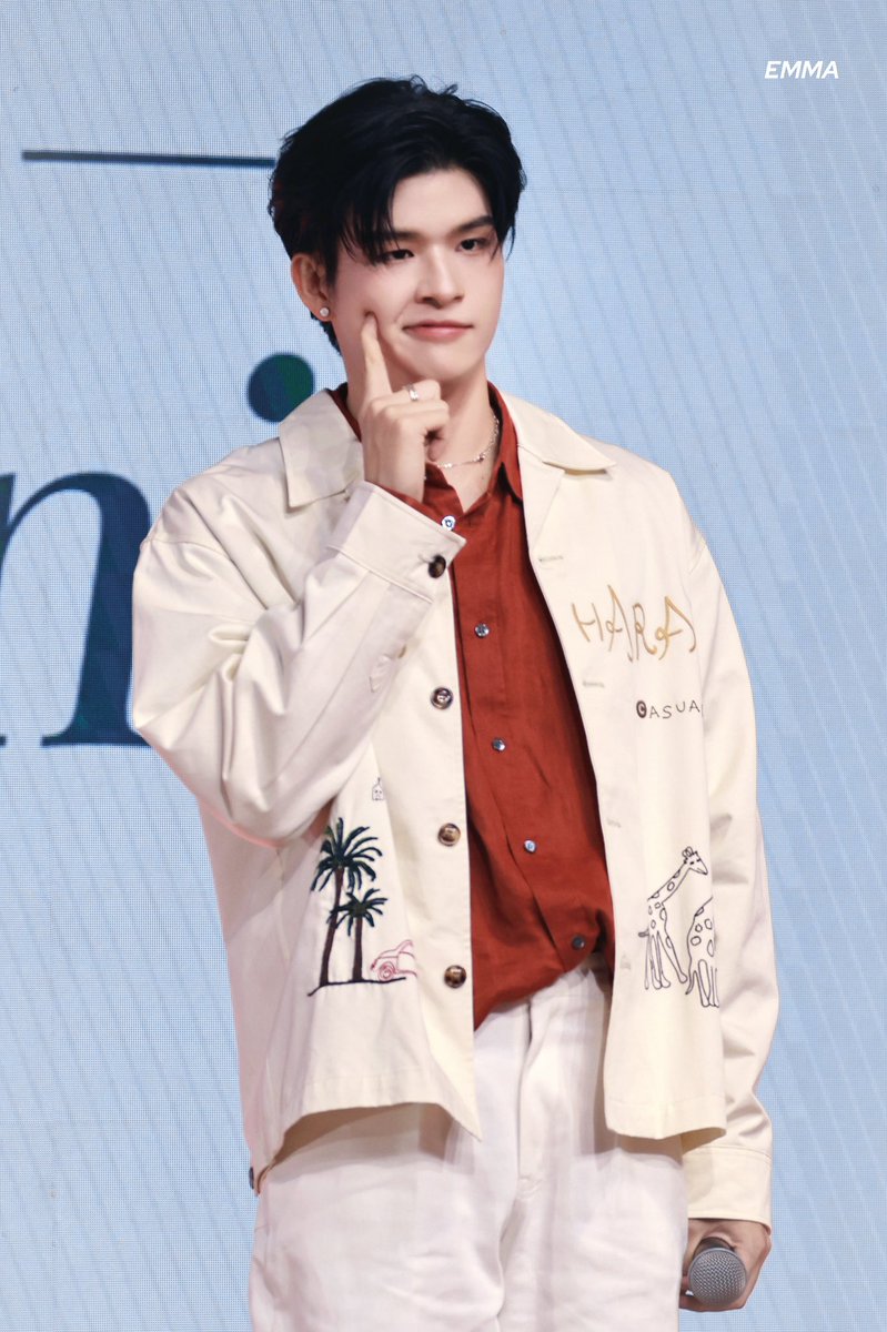 umyfate's tweet image. Cute 🩵☁️

#skywongravee @skywongraveee
