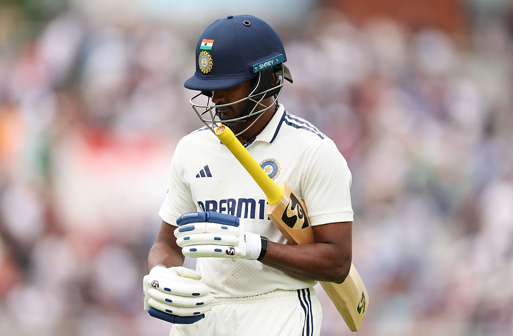 Cricket_TS's tweet image. LUNCH!! ๐ฝ๏ธ
England take a huge step towards winning this Test Match with two quick wickets before the break ๐ช
๐ฎ๐ณ India are 1-2
๐ They trail by 310 runs
#ENGvIND is available for overseas listeners on the @Cricket_TS YouTube Channel ๐
๐บ WATCH: youtube.com/live/1HhUb6S09โฆ
