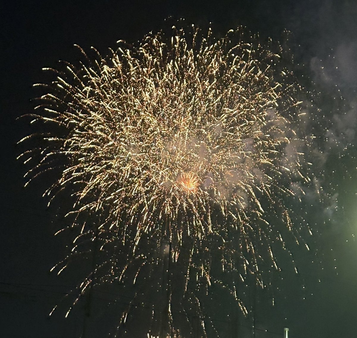 OrangeSnow11's tweet image. 隅田川花火大会観れて満足(´ワ´*)✨️