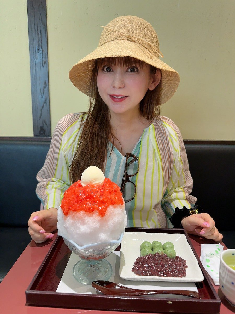 shoko55mmts's tweet image. 22時からファンクラブ生配信するよう
またまたすっぴんですが
スイカたべながらゆるっと
ゴジュウジャー映画での思い出をかたるよ!
みんなもなにかおつまみ用意してね
こちらから!
shokotan.jp