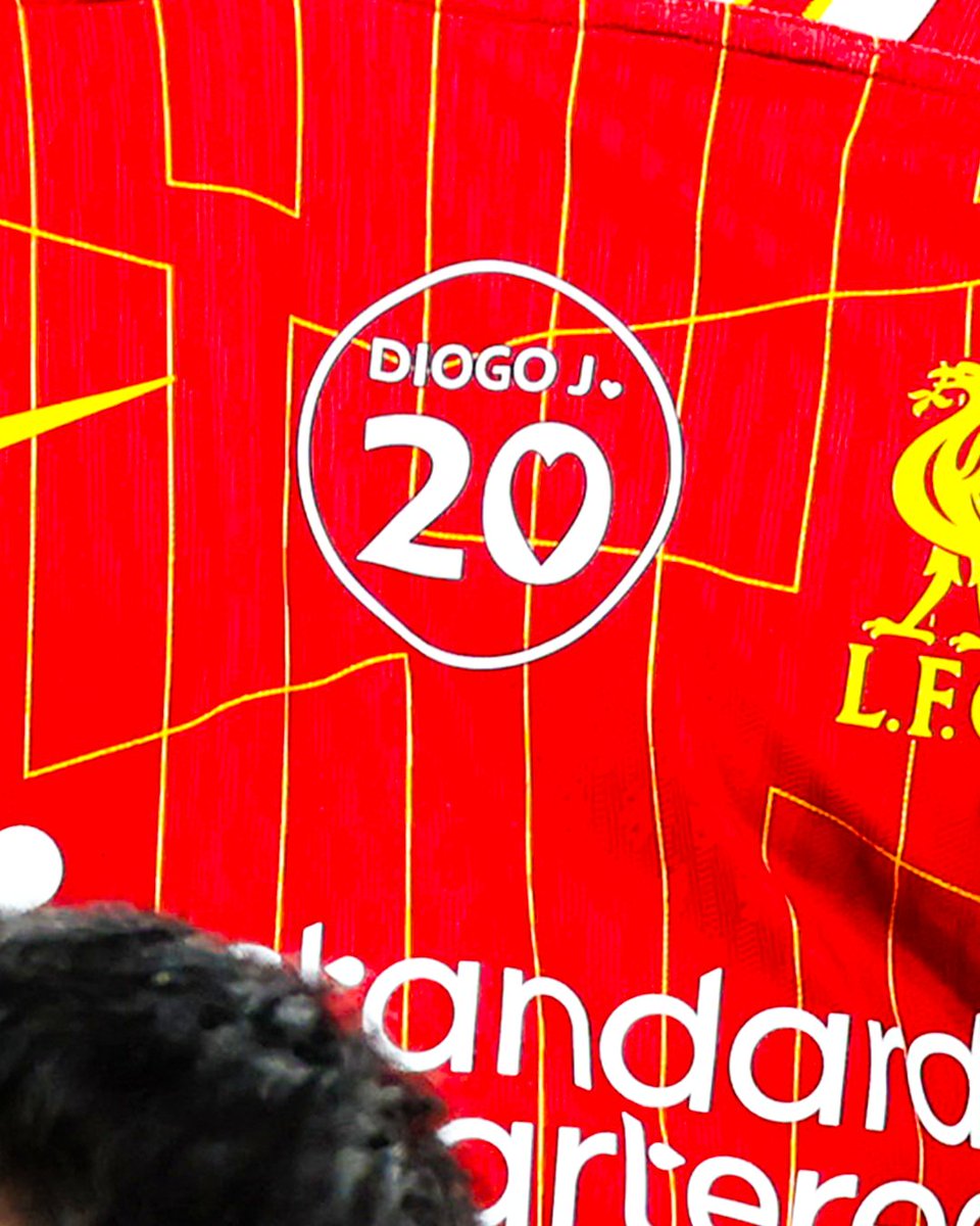 The Diogo Jota tributes on Liverpool's shirt 2️⃣❤️