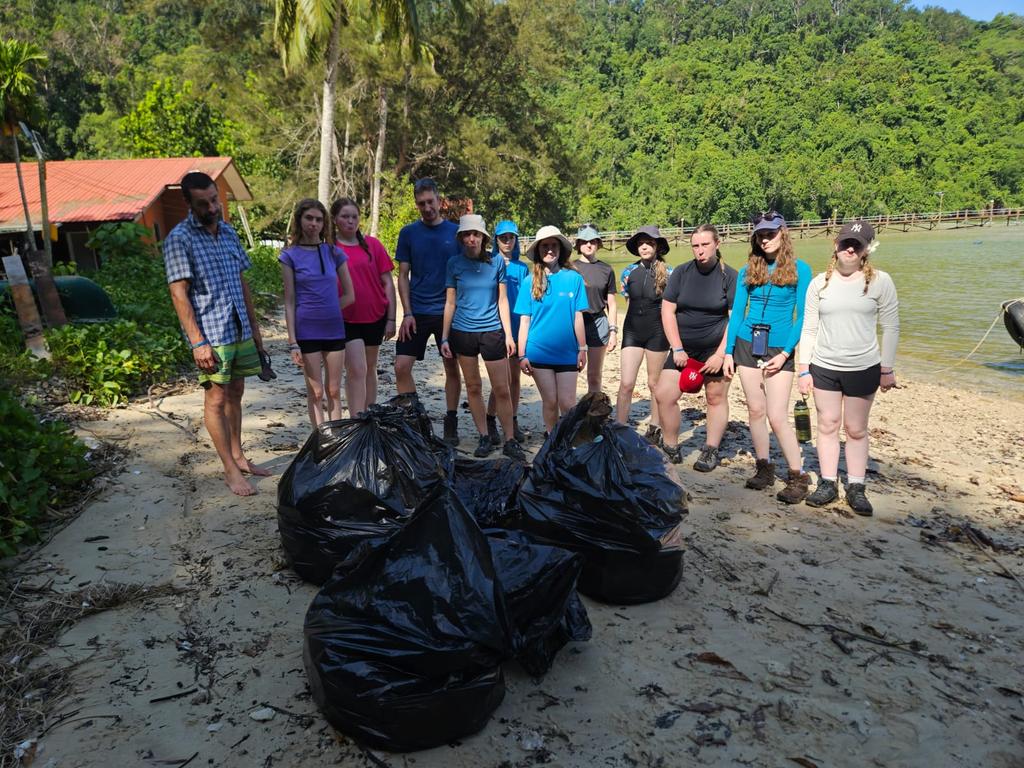 Team 3 are at the TAR Islands - stunning! After snorkeling &amp; visiting the mangrove swamp, the team got stuck into picking litter up from the beach. Absolutely awful to see just how much they collected in a short space of time, but great to have made a difference..  #DGSBorneo2025