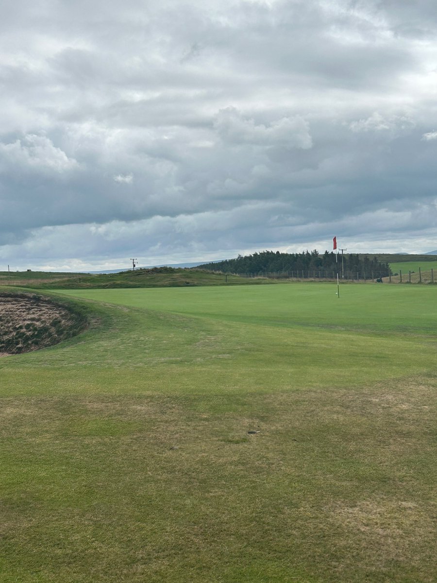 TimCowen2's tweet image. Last time I had a tee-time @ApplebyGolfClub was 26 years ago. Had to cancel due to medical emergency. Finally got back here  - definitely worth the wait. Gorgeous windswept setting, superb greens, amazing views. And the legendary par 3 15th, which every golfer should play.