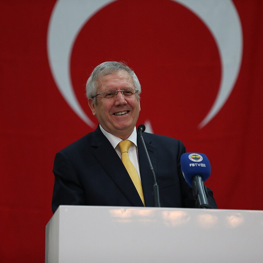 "Ben varken Fenerbahçe şampiyon olamaz diyenler, aday olmamalı!"

Aziz Yıldırım