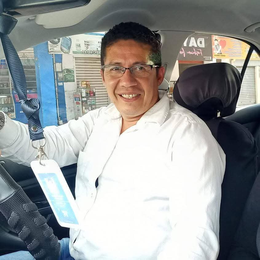 radiosondemanta's tweet image. #ATENCION 🔴| Periodista Marcelo Ruiz fue baleado en Portoviejo

El periodista y corresponsal de TC Televisión, Marcelo Ruiz, quien también dirige el medio digital Últimas Noticias, fue baleado la noche de este jueves 25 de julio en el sector El Guabito, en Portoviejo.

Un…