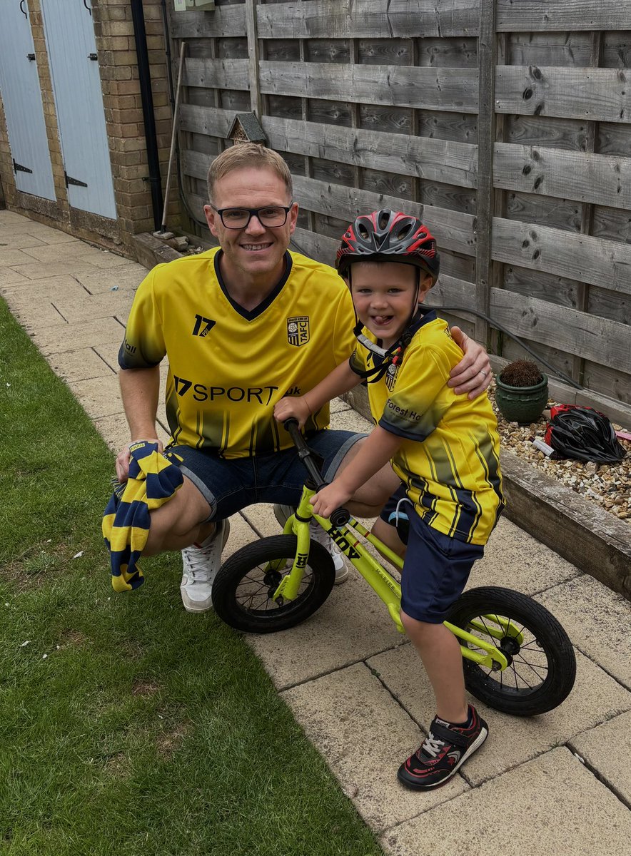 stusfootyflash's tweet image. First @TadcasterAlbion match of the season. New shirts. New season tickets. Let’s go, son. ❤️⚽️ x
