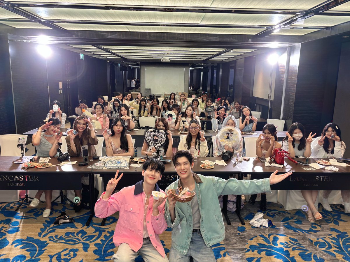 DomundiTV's tweet image. ขอขอบคุณ @NewtaminsTH ที่ให้เกียรติ “จิมมี่” @jimmy_jimmoi และ “โอม” @ohmkrit ได้มาร่วมกิจกรรมสนุก ๆ ในวันนี้นะคะ 🥰
ขอขอบคุณแฟน ๆ ทุกคนที่มาเจอกัน รวมถึงแฟน ๆ ที่ส่งกำลังใจมาให้ทั้งสองคนด้วยนะคะ 🫶🏻✨️
#NewtaminsxJimmyOhm