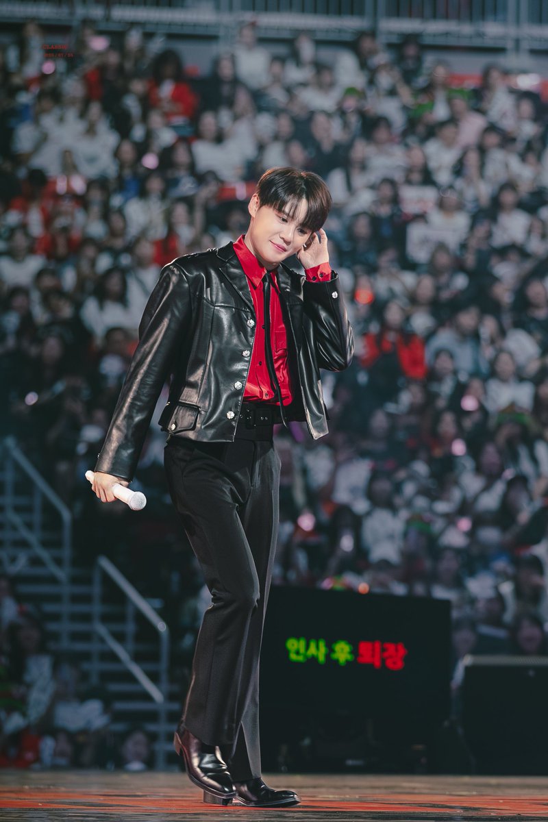 프롬프터 글씨랑 같이 보여서 긍가 뭔가 귀여워 ㅋㅋㅋㅋ