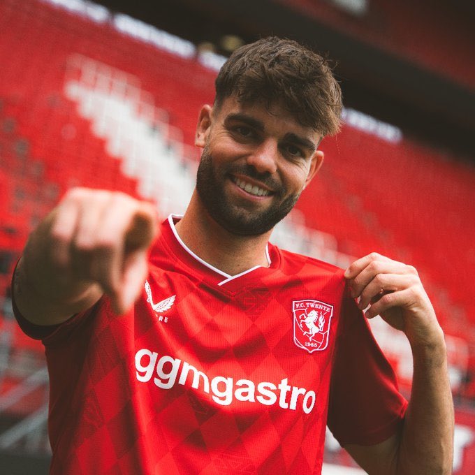 DTransferencias's tweet image. Robin Pröpper no Twente por 1,7 milhões de euros.
O defesa de 31 anos deixa o Rangers FC e assina por quatro épocas.