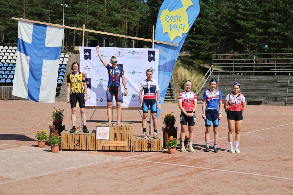 SuunnistusSSL's tweet image. Tomi Nykänen ja Antonia Haga pyöräsuunnistuksen SM-keskimatkan mestarit Vihdin Nummelassa. Tulokset: navisport.com/events/1dc5a83…

#mtbo #suunnistus #pyorasuunnistus