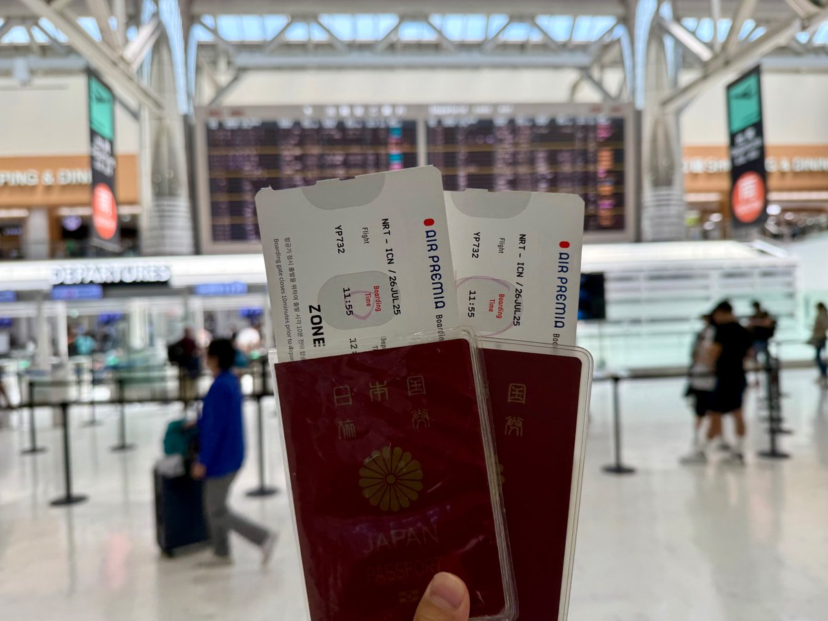 nick199507's tweet photo. 出国しました！！
今日は久しぶりのエアプレミアでソウルまで🇰🇷

短距離なので機内食はないですが、クッキーと水orコーヒーが出てきます🍪☕️ https://t.co/lDAPxFiWKM