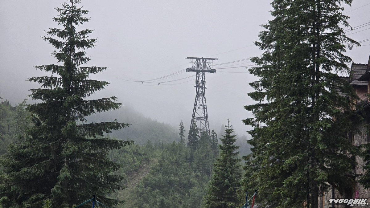 Ze względu na silną burzę przechodzącą nad Tatrami wstrzymano kursowanie kolejki linowej na Kasprowy Wierch. #Tatry