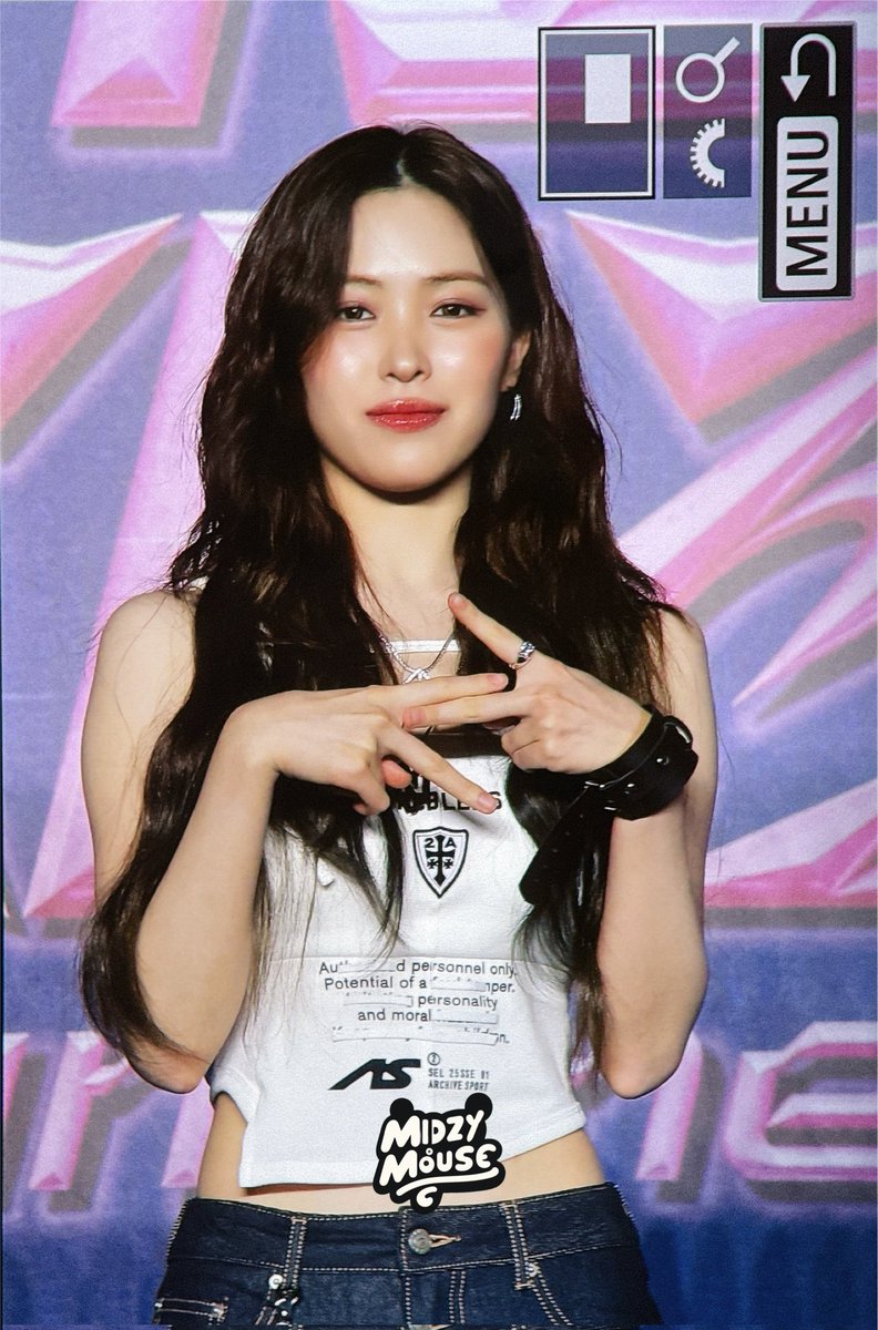 RyujinBR's tweet image. PRÉVIA | 26.07.25 - Ryujin no tapete vermelho do SBS Gayo Daejeon Summer 2025.
#RYUJIN #류진 #ITZY @ITZYofficial
cr. MidzyMouse