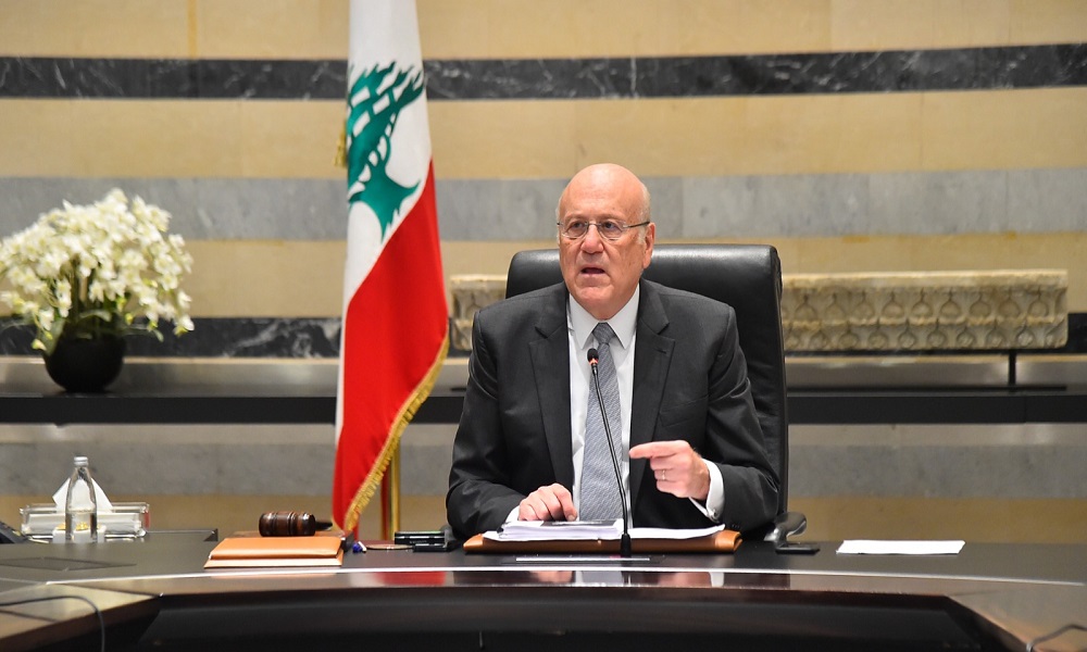ObserveLebanon's tweet image. 🇱🇧 | 🇱🇧 Prime Minister Najib Mikati extended his condolences to Fairuz following the passing of her son, musician Ziad Rahbani. In his message, he expressed empathy for her difficult moments, hoping that divine strength would grant her and her family comfort during this trying…