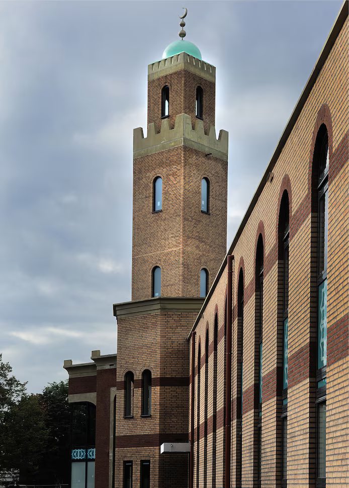 MoorishMovement's tweet image. 🇲🇦🇳🇱 | Le Marokkaans Islamitisch Centrum de Roosendaal aux Pays-Bas, une fusion architectural marocco-hollandaise.