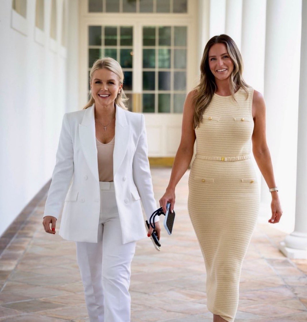 America_First0's tweet image. Raise your hand if think Karoline Leavitt is the best Press Secretary