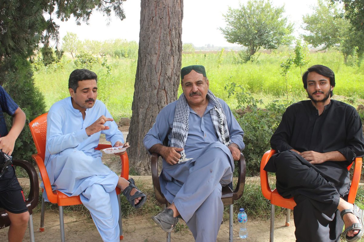 KiyyaBaloch's tweet image. سفیان کرد کون تھا؟ یونیورسٹی آف منیجمنٹ اینڈ ٹیکنالوجی لاہور کا طالبعلم عسکریت پسندی کی طرف کیوں مائل ہوا؟
گزشتہ کئی دنوں سے ایک بلوچ نوجوان، سفیان کرد، جو ینیورسٹی آف منیجمنٹ اینڈ ٹیکنالوجی لاہور کا طالبعلم تھا، کے بلوچ لبریشن آرمی (بی ایل اے) میں شامل ہونے پر کافی نفرت انگیز…