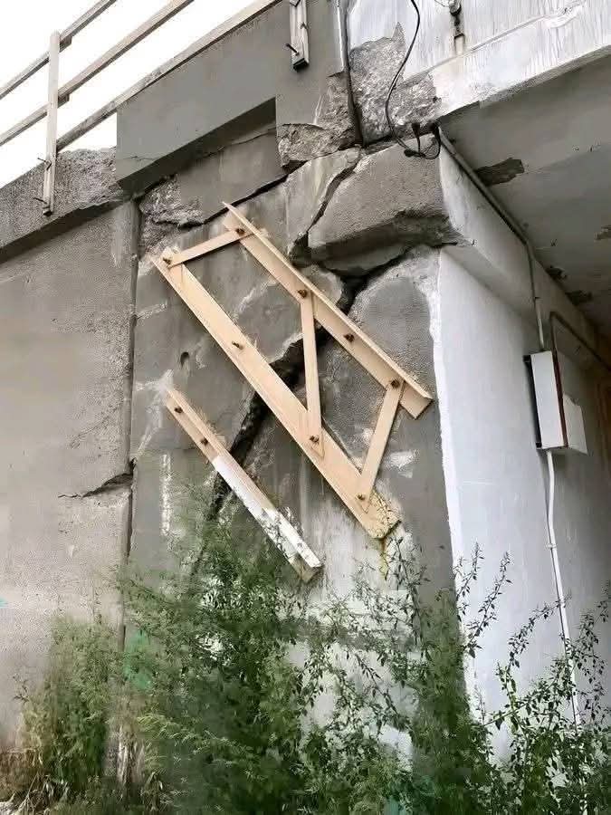 اگر تھوڑی سی ایلفی لگا دیتے تو اور مضبوط ہو سکتا تھا۔