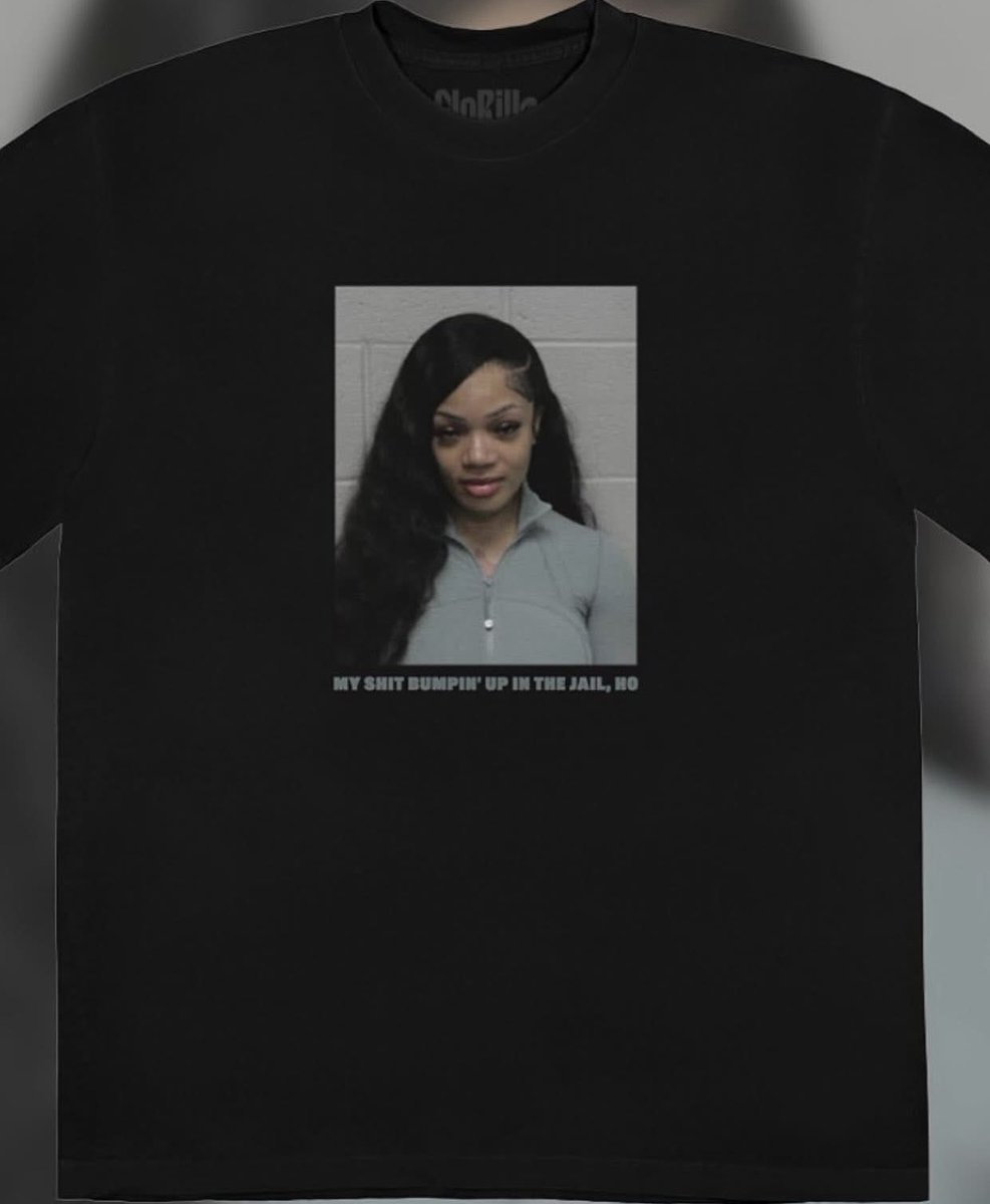 FlakkoPoetik's tweet image. MEMPHIS RAPPER GLORILLA IS NOW SELLING T-SHIRTS WITH HER MUGSHOT ON THEM AFTER GOING VIRAL.🔥
