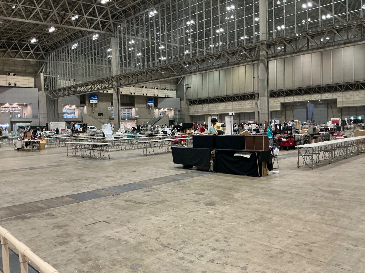 keiondo's tweet image. 前日搬入行って来た！　成人向けブースだから赤いゲートで警備員さんに年齢確認してもらって入って来て下さい