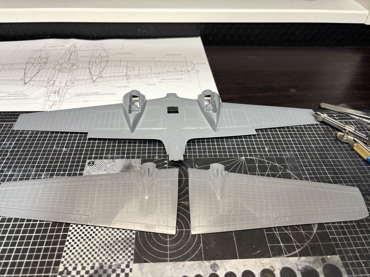 yukikaze7533's tweet image. #夏なので日本機つくろーぜ
#経過
主翼上面リベットたぶん終わった気がします…
まだ先は長い(￣▽￣;)