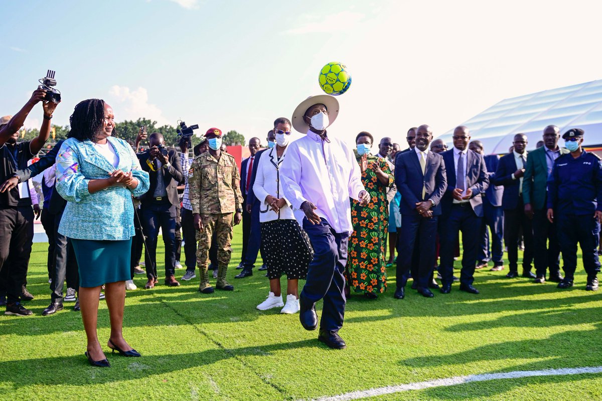 urtupdates's tweet image. H.E. President of Uganda Hon. @KagutaMuseveni and his Wife @JanetMuseveni launched the official logo, jersey, and media channels for CHAN 2024 at Kololo. This tournament symbolises much more than just sport; it is a powerful vehicle for enhancing global image and creating…