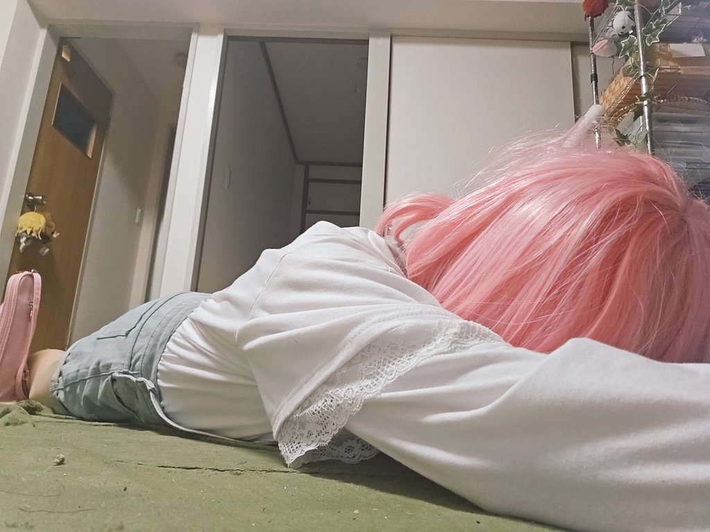 mikangyuunyu's tweet image. ただいまです♪
今日の教訓として、最近のコスメは気温35度までなら耐えれる!っと言うことですΣb( `・ω・´)グッ
