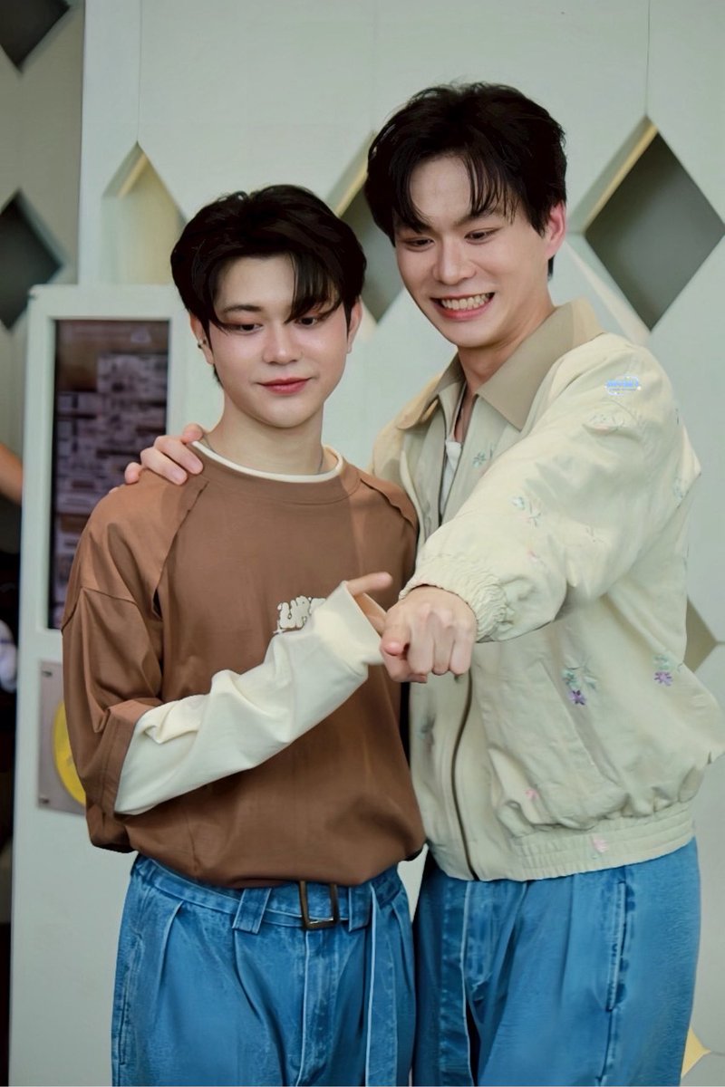 BBVERs_WORLD's tweet image. “ วันนี้ชีเสิร์ฟความน่ารัก ”

READING ART X WABISABI
#งานมหกรรมนิยายนานาชาติ2025

#bbverpj #tonliewmtp 
#บีเวอร์ต้นหลิว #BeverTonliew 
@bbverpj @tonliew_mtp